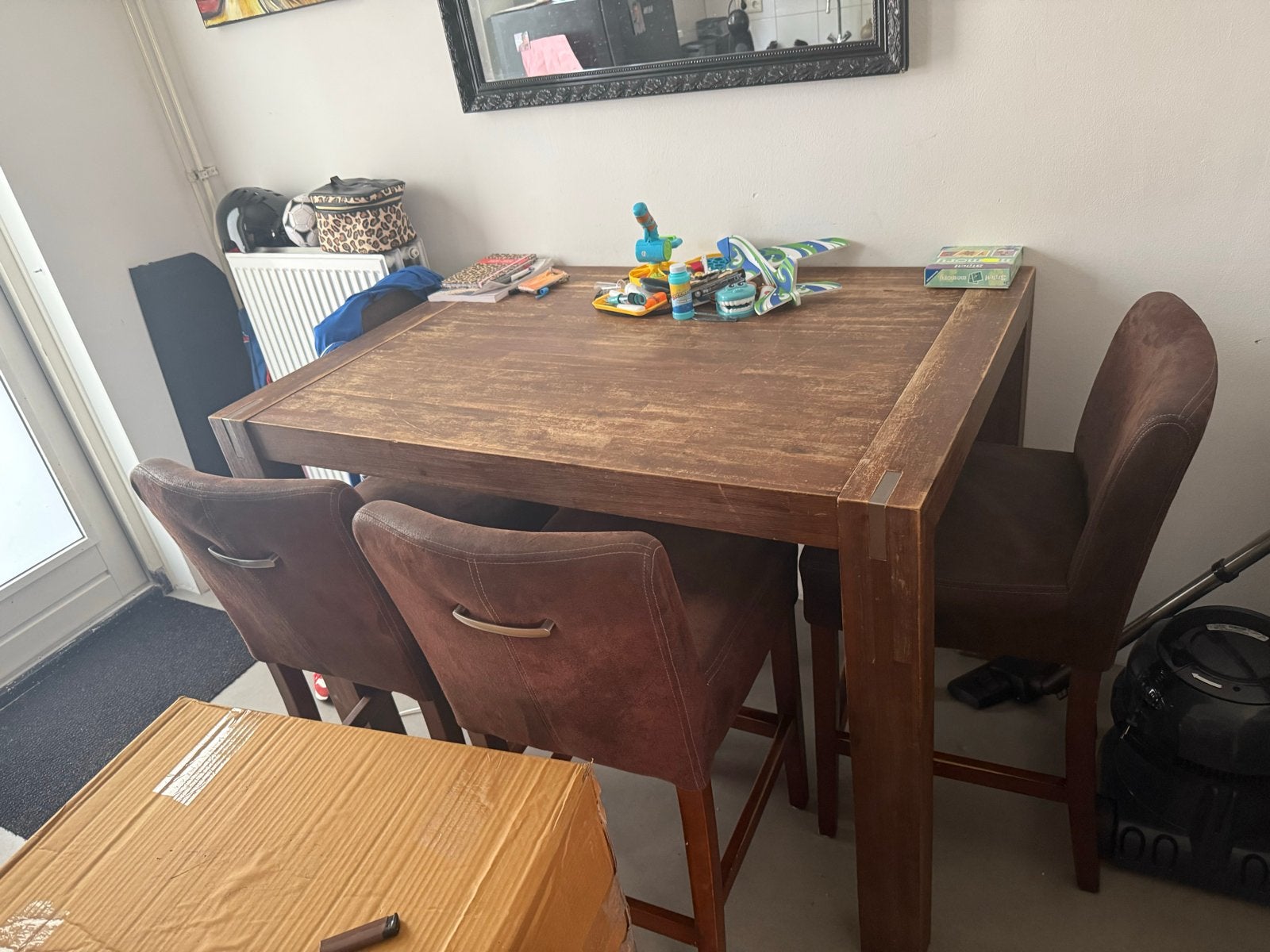 Houten bartafel met 4 barstoelen - Gebruikt, Huis en Inrichting, Tafels | Eettafels, Ophalen, Gebruikt, 100 tot 150 cm, 50 tot 100 cm