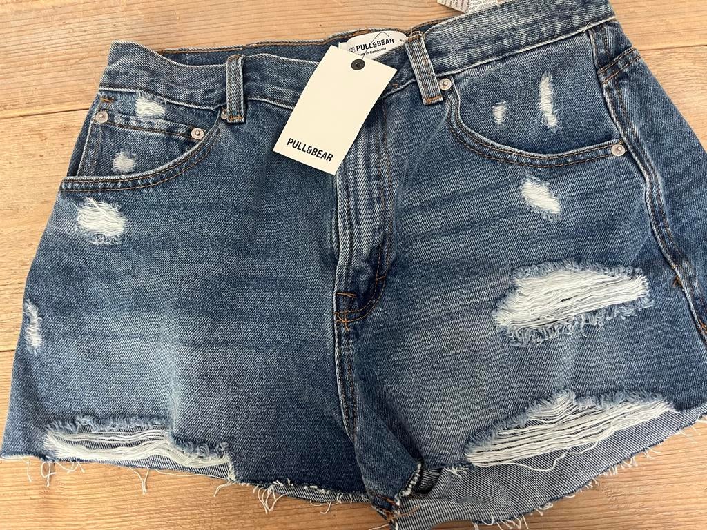 2x Nieuwe Pull & Bear Mom Shorts met kaartjes zwart en blauw, Kleding | Dames, Spijkerbroeken en Jeans, Ophalen, Nieuw, Blauw