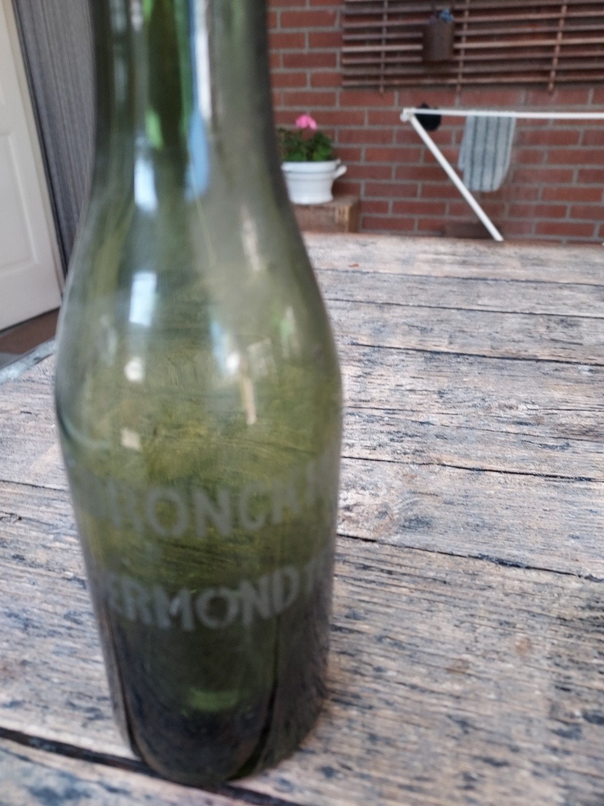 Te koop  oude fles  F Bronckhorst  Roermond  Tel  409, Ophalen