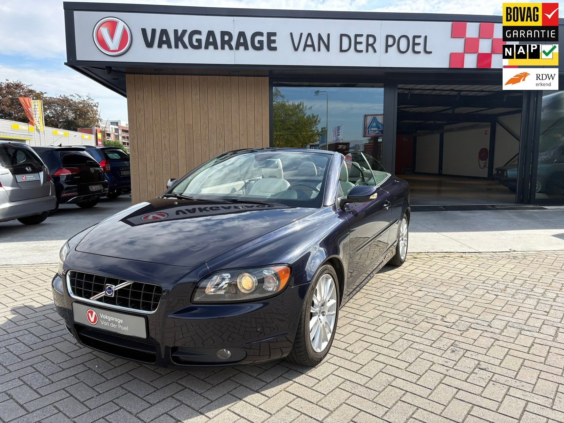 Volvo C70 Convertible 2.4 Momentum, Auto's, Dealer onderhouden, C70, Gebruikt, Beige