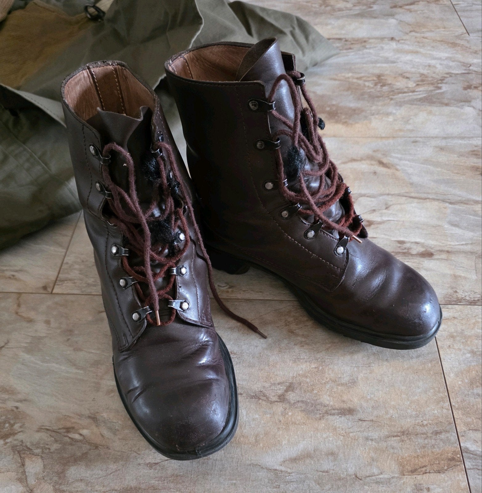 Artikelen uit militaire dienst - jaren 80, Ophalen of Verzenden, Landmacht, Nederland, Kleding of Schoenen