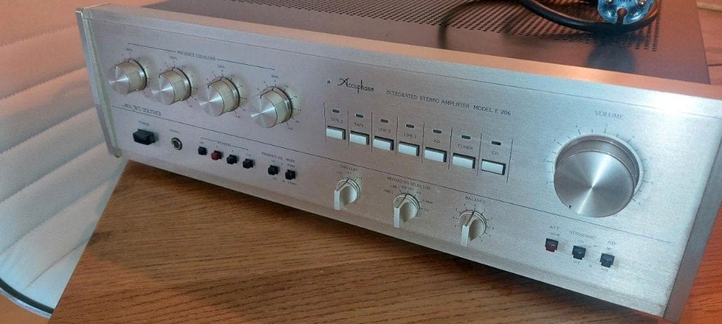Accuphase high-end stereoversterker, model E-206