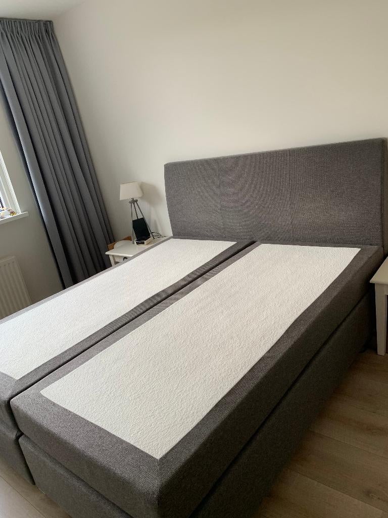 boxspring 180x200 met achterwand, Ophalen, Gebruikt, Grijs, Tweepersoons