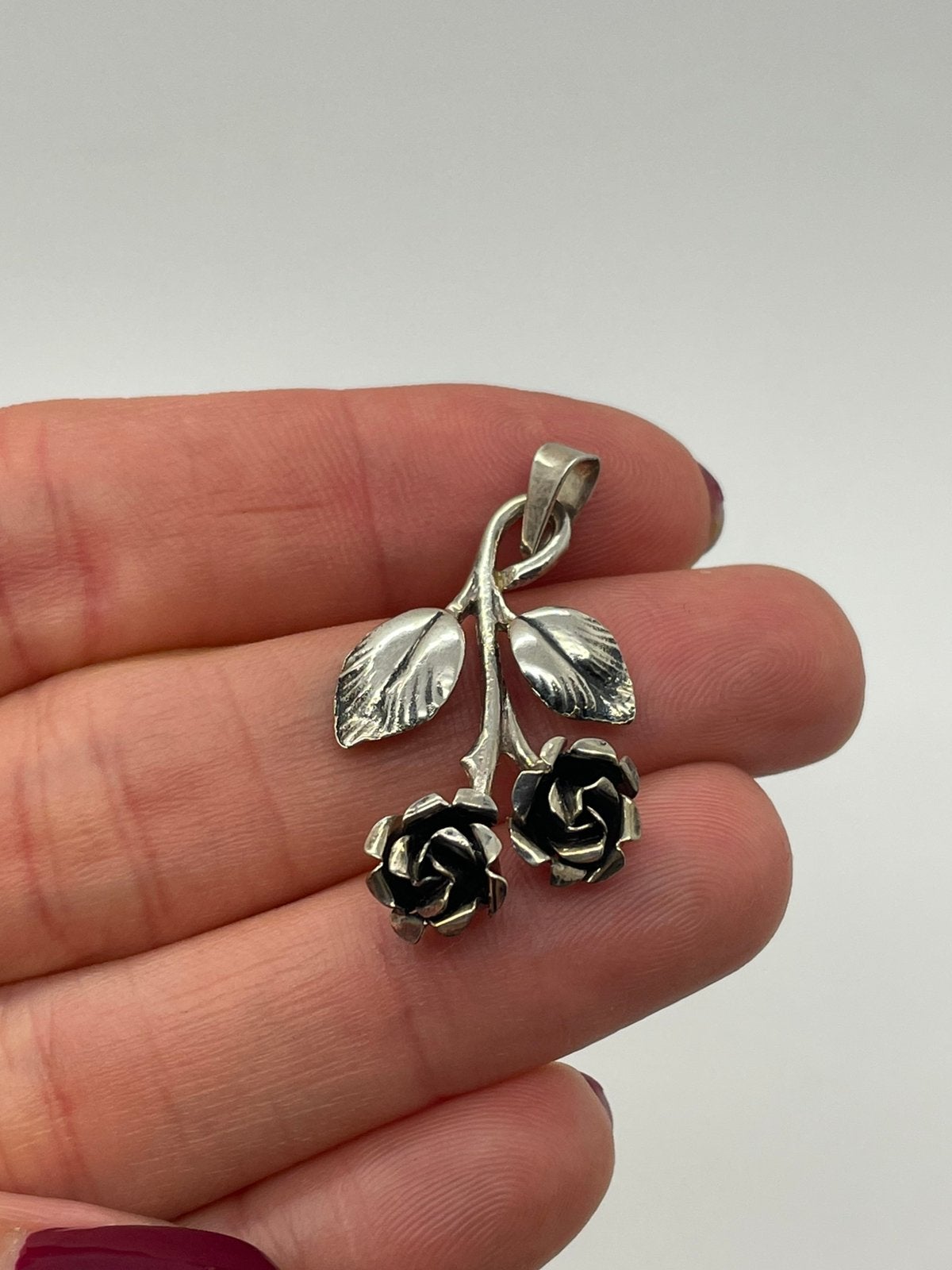 F791 Prachtige zilveren hanger TEKA roosjes, Sieraden, Tassen en Uiterlijk, Ophalen of Verzenden, Zilver, Hanger