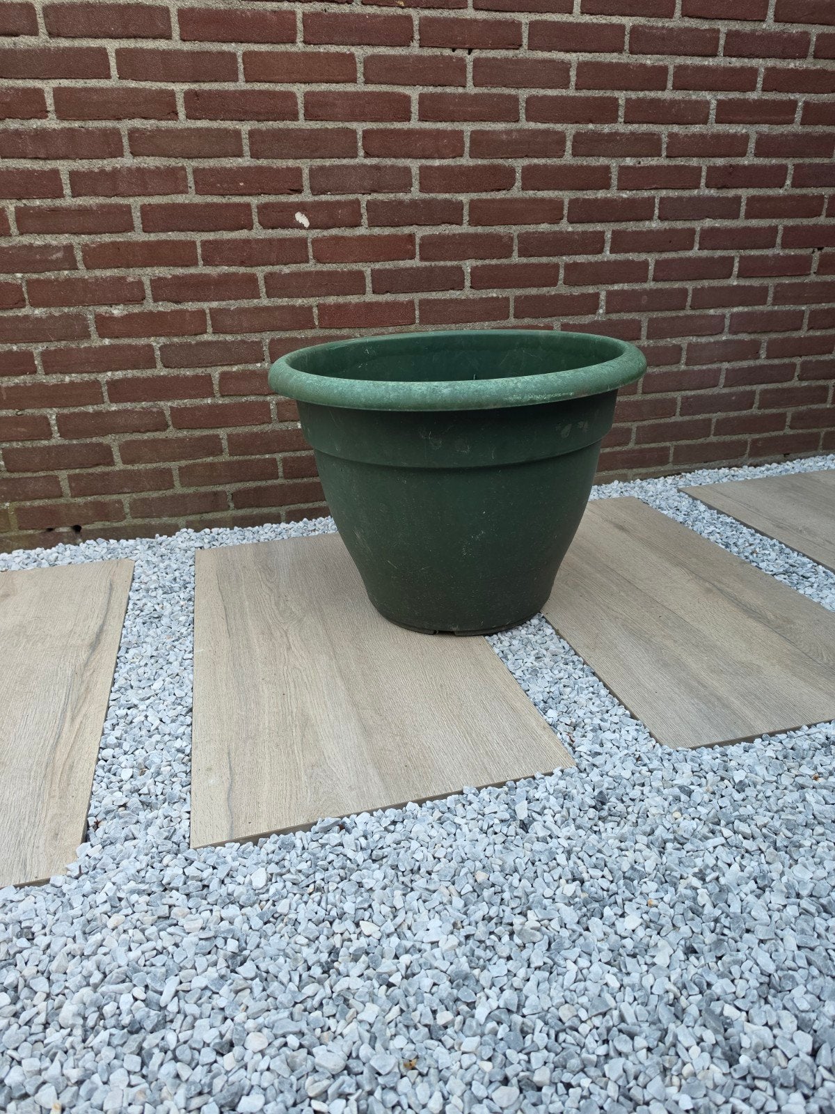 Groene kunststof bloempot voor tuin of balkon, Tuin en Terras, Bloempotten, Kunststof, Gebruikt, Rond, Minder dan 40 cm