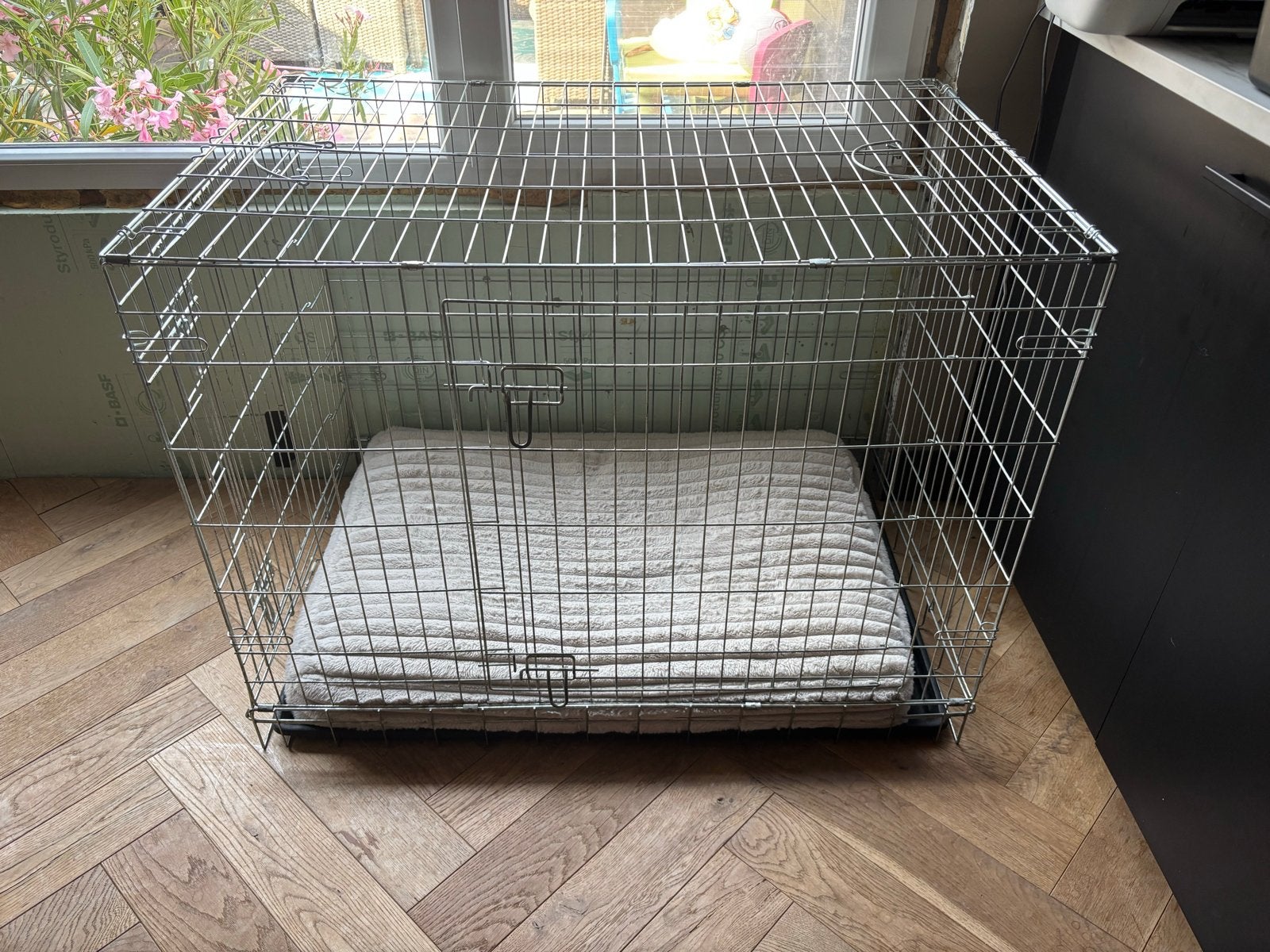 Honden bench 107x70, Ophalen, Zo goed als nieuw