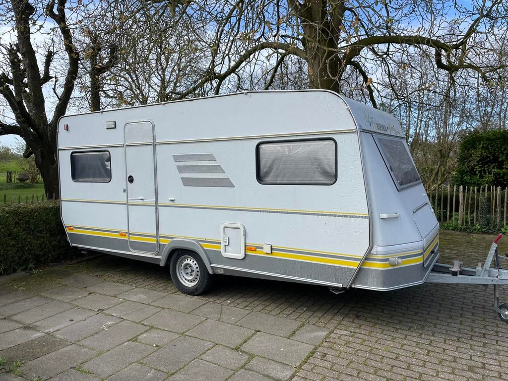 Eriba Swing 491B caravan in goede staat met vele extra’s!, Caravans en Kamperen, Caravans, Rondzit, Dwarsbed, Particulier, Luifel