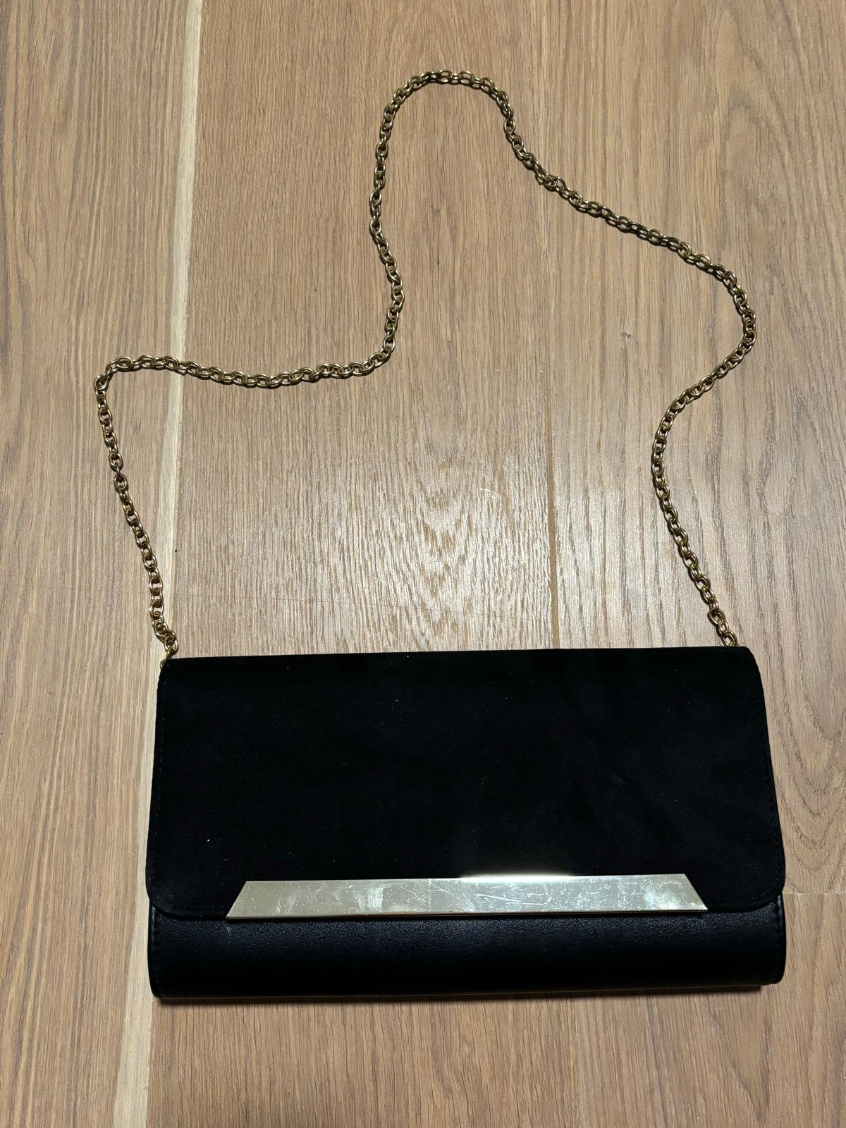 Zwarte Aldo avondtasje met gouden ketting, Ophalen of Verzenden, Zo goed als nieuw, Zwart, Avondtasje