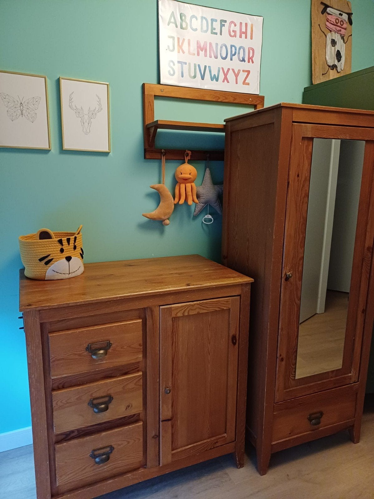 Grenen meubelset babykamer, commode kast en plank, Ophalen, Gebruikt