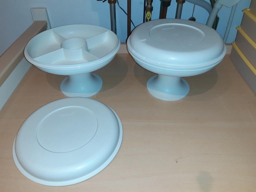 Tupperware zgan serveer/vakken/party/gourmet schaal op voet, Ophalen of Verzenden, Zo goed als nieuw, Schaal