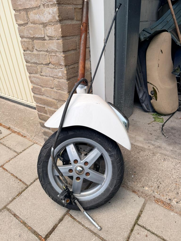Vespa lx/ s voorvork zeer netjes!!, Fietsen en Brommers, Brommeronderdelen | Scooters, Ophalen of Verzenden, Zo goed als nieuw