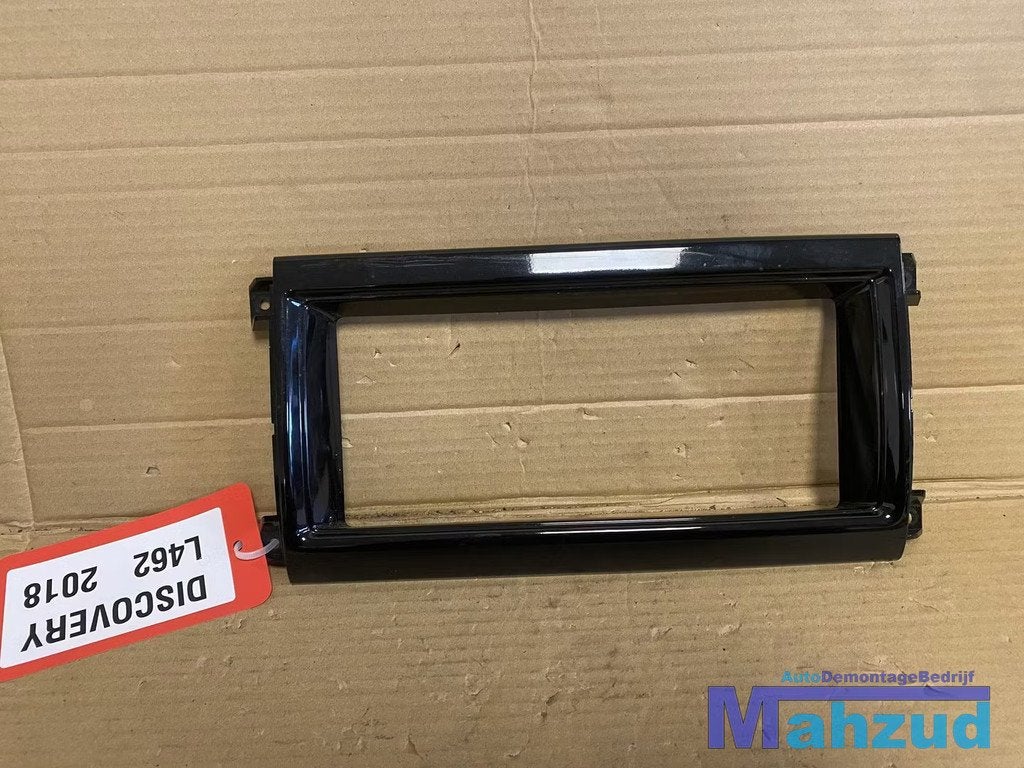 LANDROVER DISCOVERY 5 L462 navigatie radio frame 2017-2022, Abbey Road, Whitley 1
CV3 4LF  Coventry, Jaguar Land Rover Limited