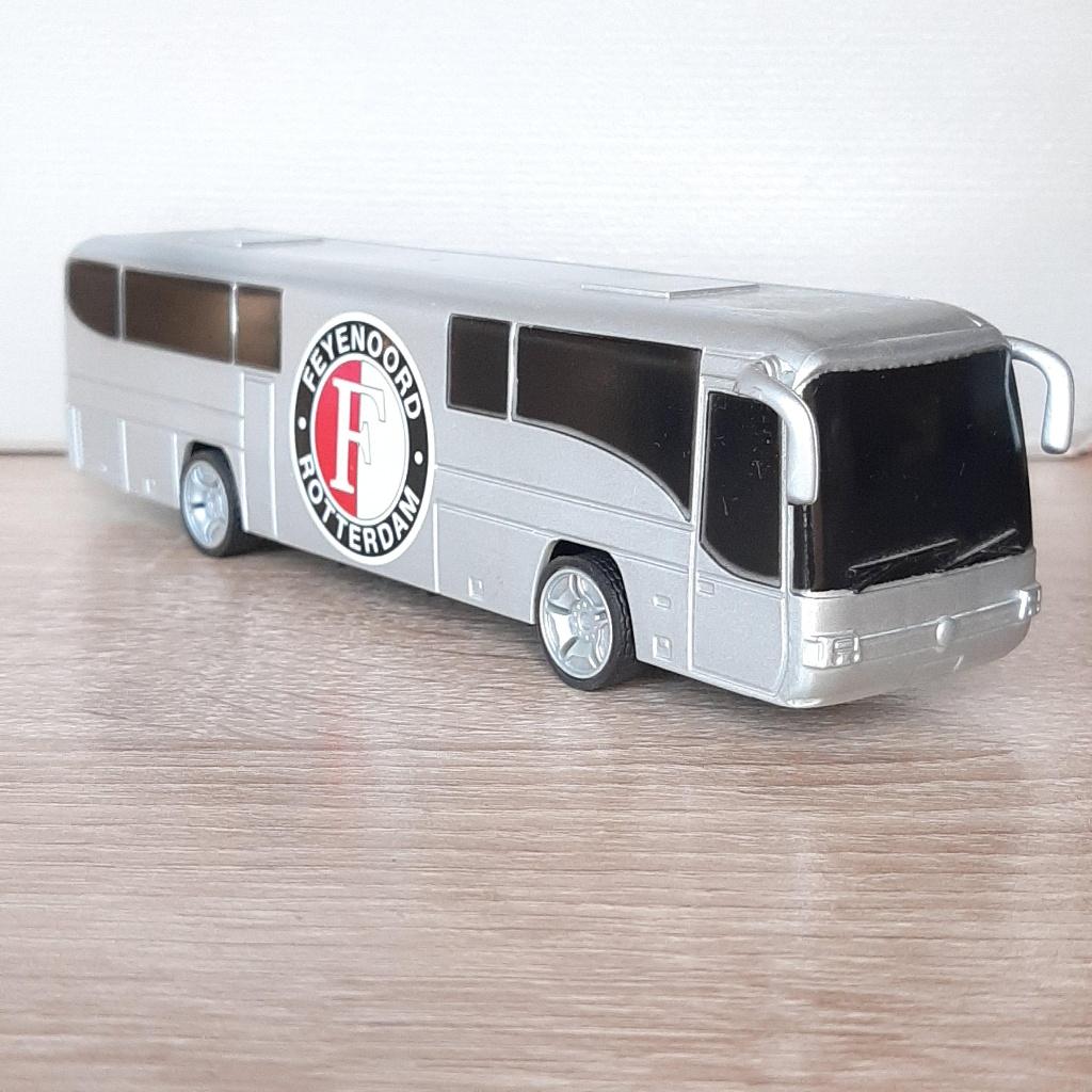 Feyenoord miniatuur bus.  Onbeschadigd nog in NIEUW staat!!!, Verzenden, Zo goed als nieuw, Feyenoord, Overige typen