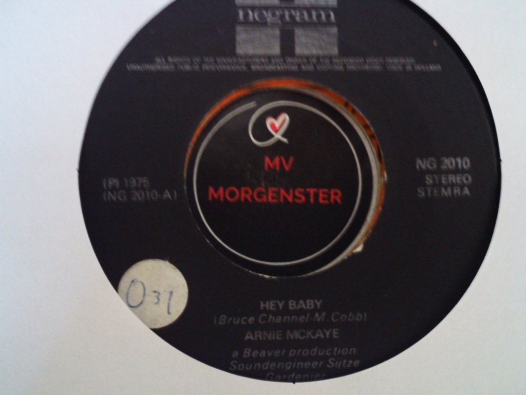 arnie mckaye - raining in my heart // hey baby  28jun, 7 inch, Ophalen of Verzenden, Zo goed als nieuw, Pop
