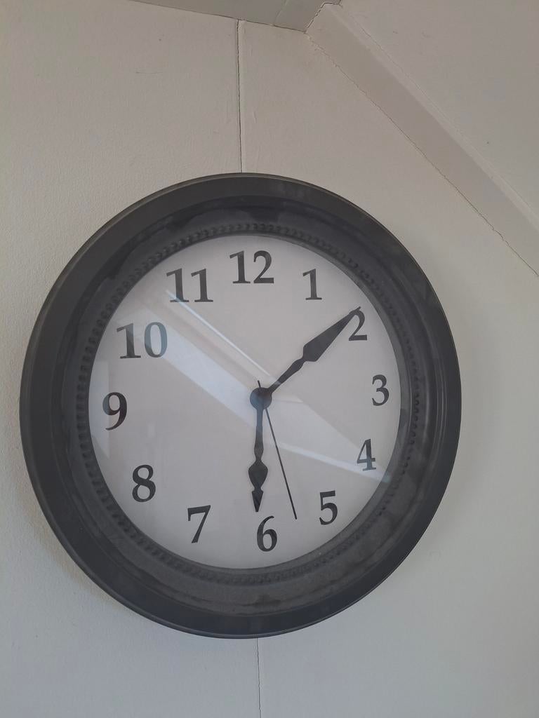 Wandklok Ikea - Analoog, Donkergrijs, Ophalen, Gebruikt, Analoog, Wandklok