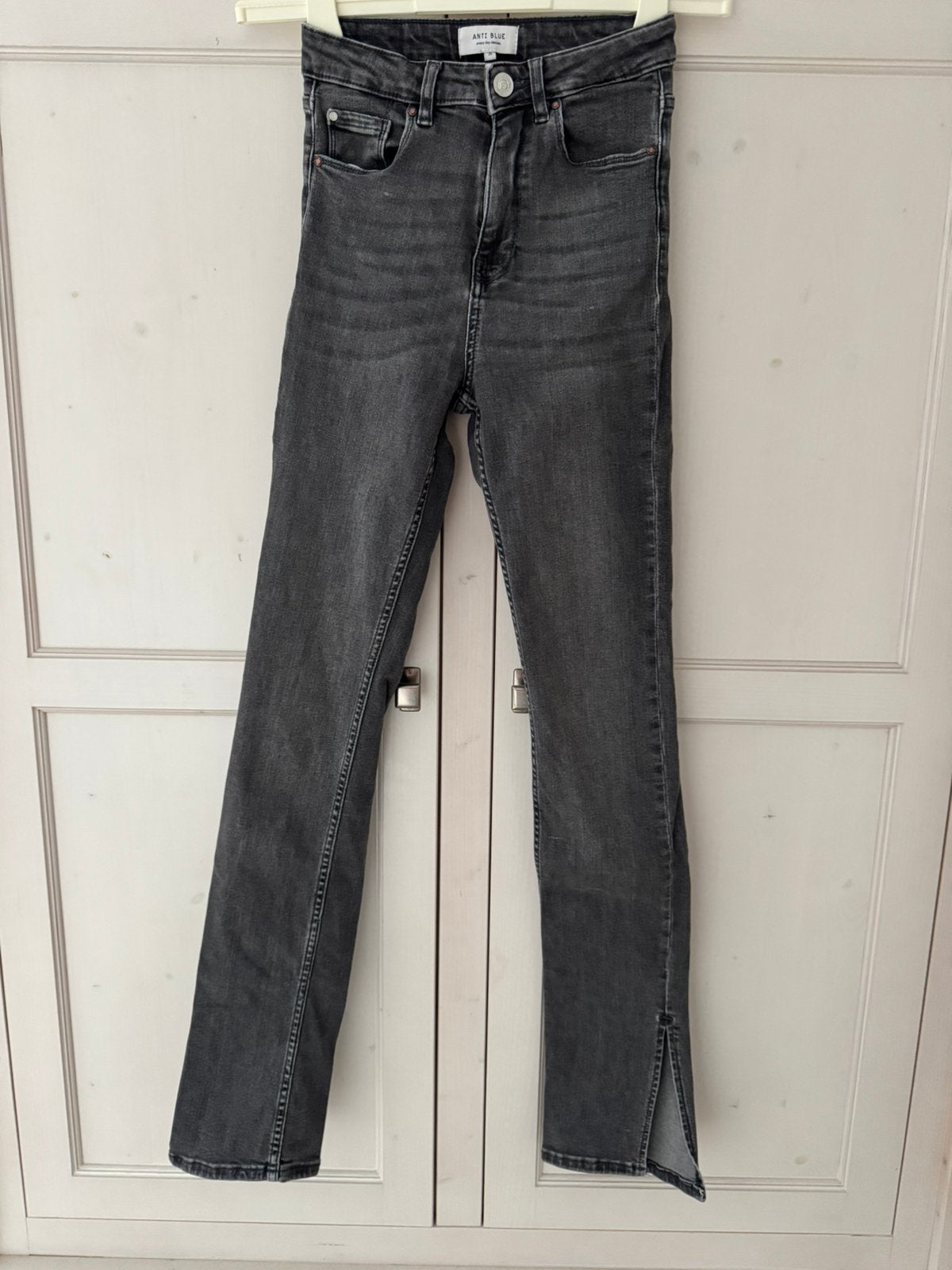 Grijze Anti Blue dames jeans maat 26, Ophalen of Verzenden, Zo goed als nieuw, Grijs, W27 (confectie 34) of kleiner