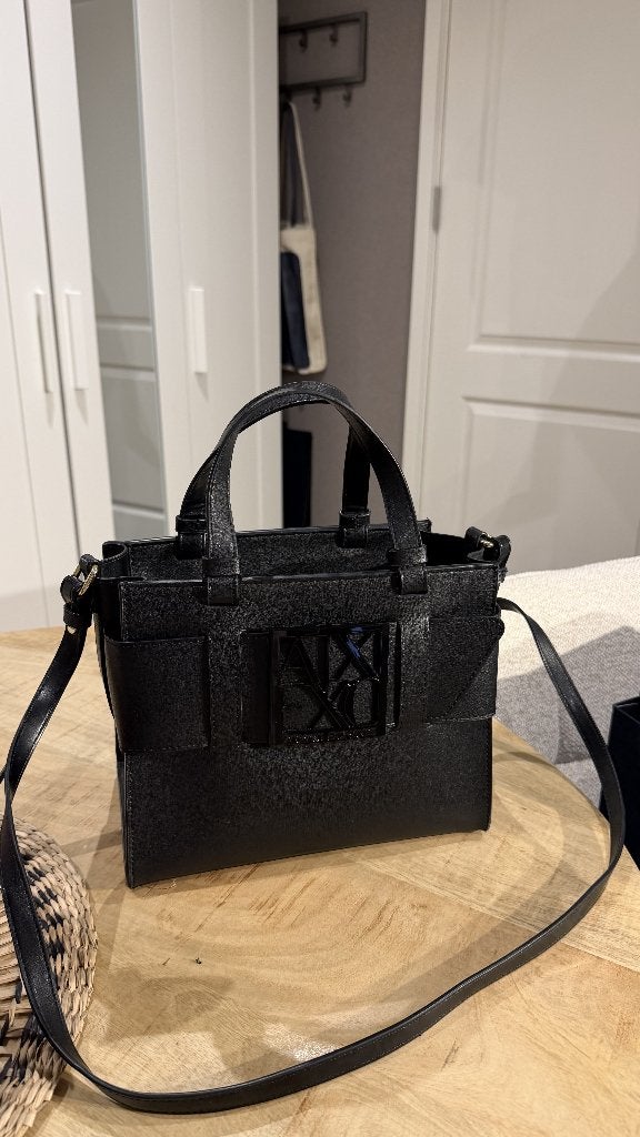 Armani Exchange Susy M Tote Bag – Black Faux Leather, Sieraden, Tassen en Uiterlijk, Tassen | Damestassen, Ophalen of Verzenden
