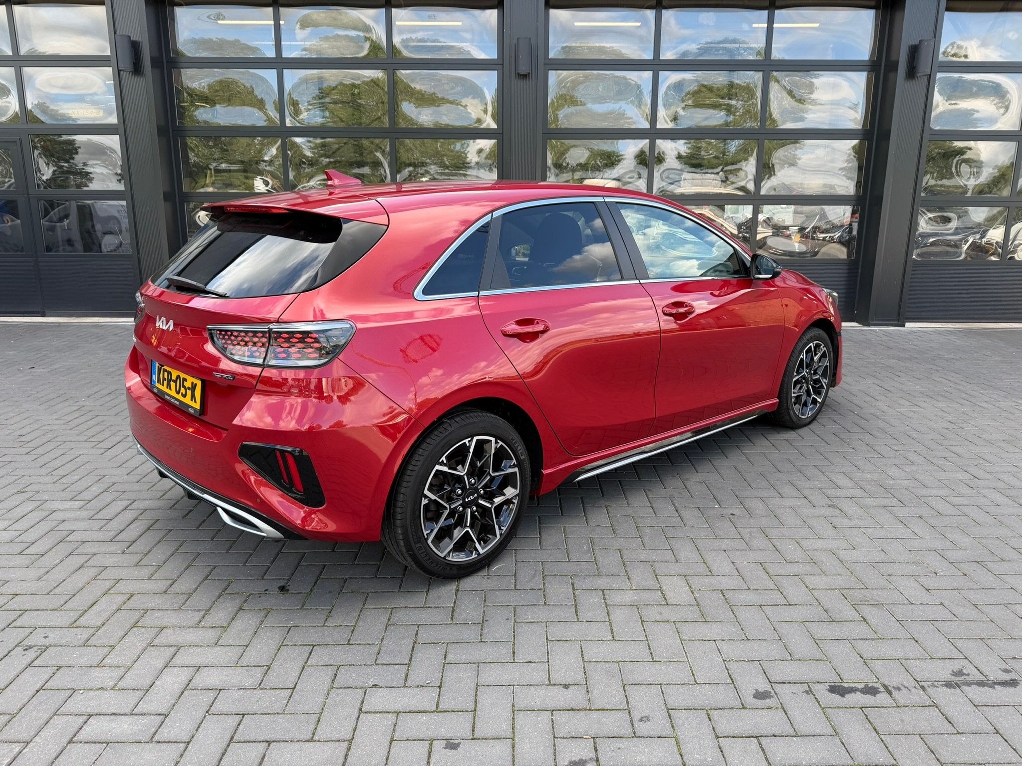 Kia Ceed 1.0 T-GDi GT-Line Camera (bj 2023), Gebruikt, Origineel Nederlands, Handgeschakeld, 1198 kg
