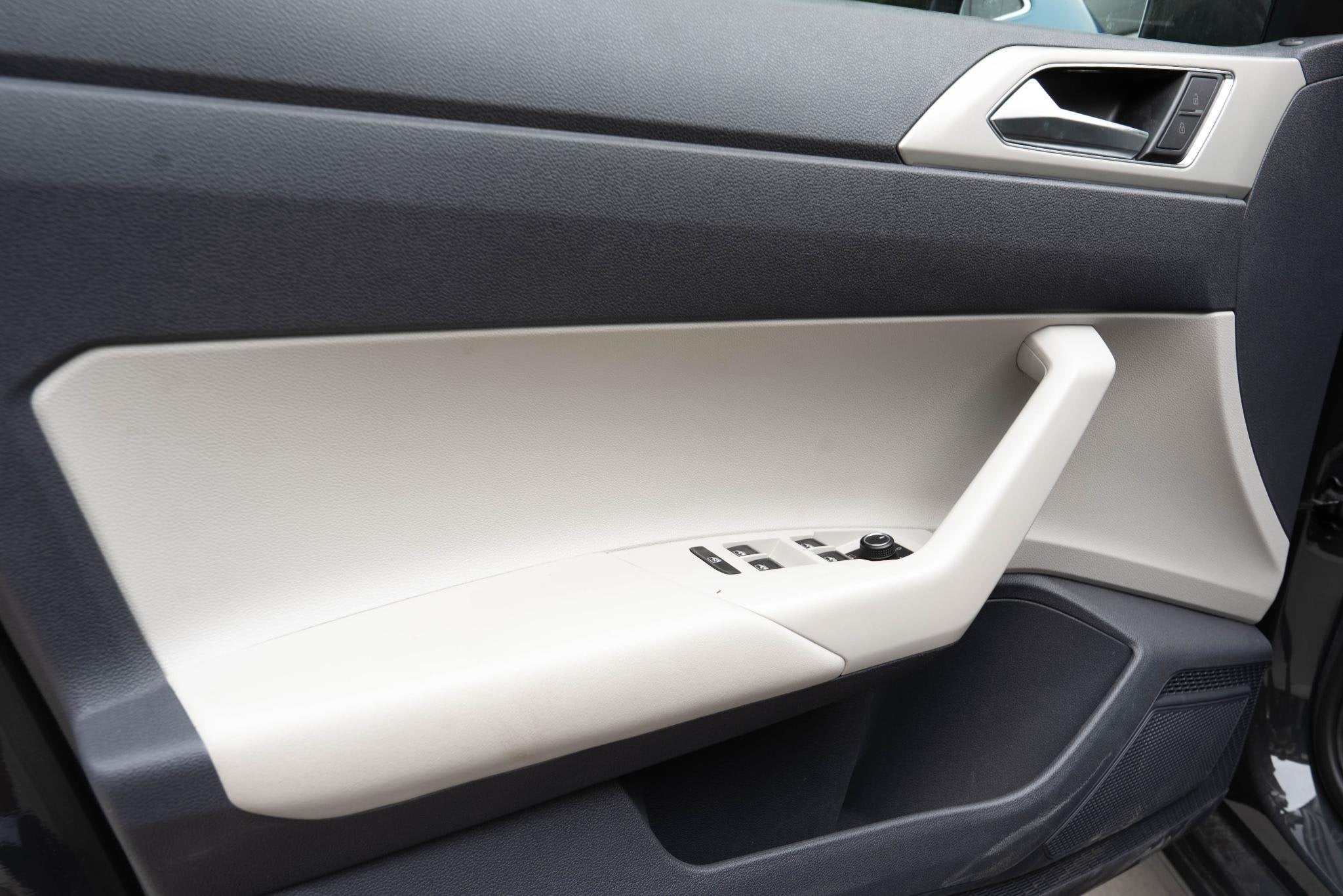 Foto 25 van Volkswagen Polo 1.0 TSI Highline | Stoelverwarming | Navigat