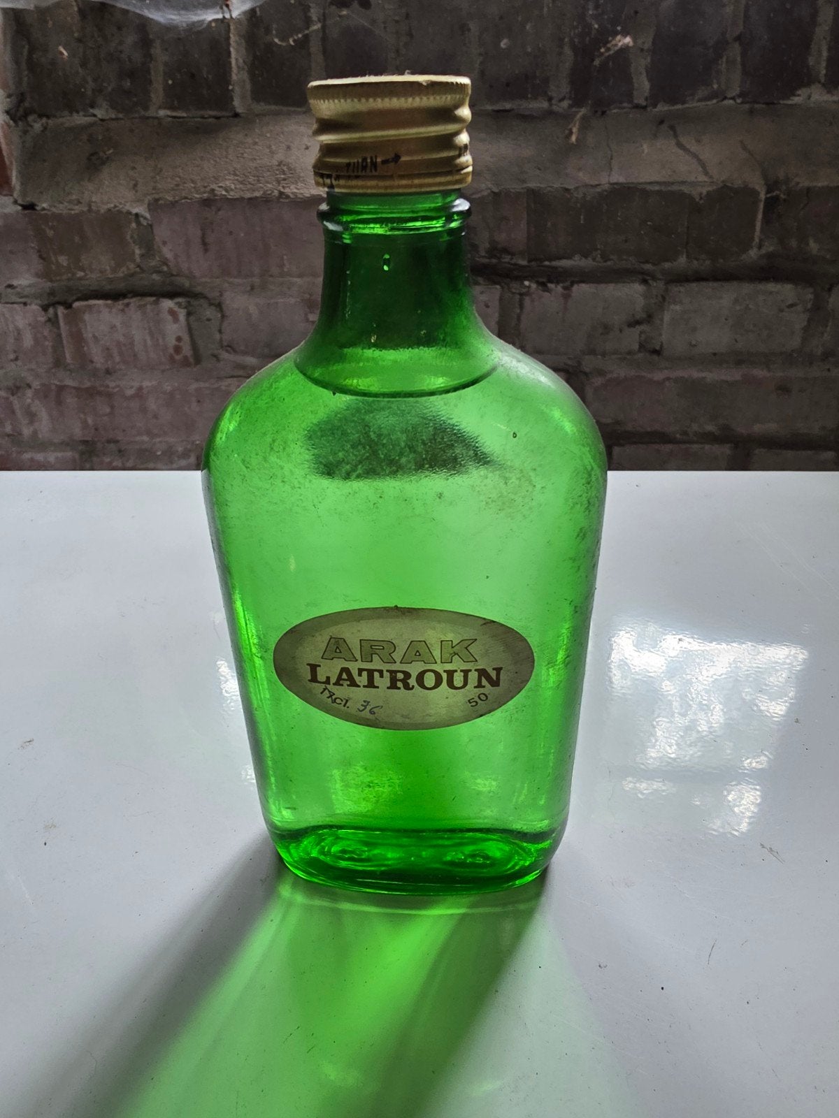 Vintage Arak Latroun Flesje - Groen Glas, Antiek en Kunst, Ophalen of Verzenden