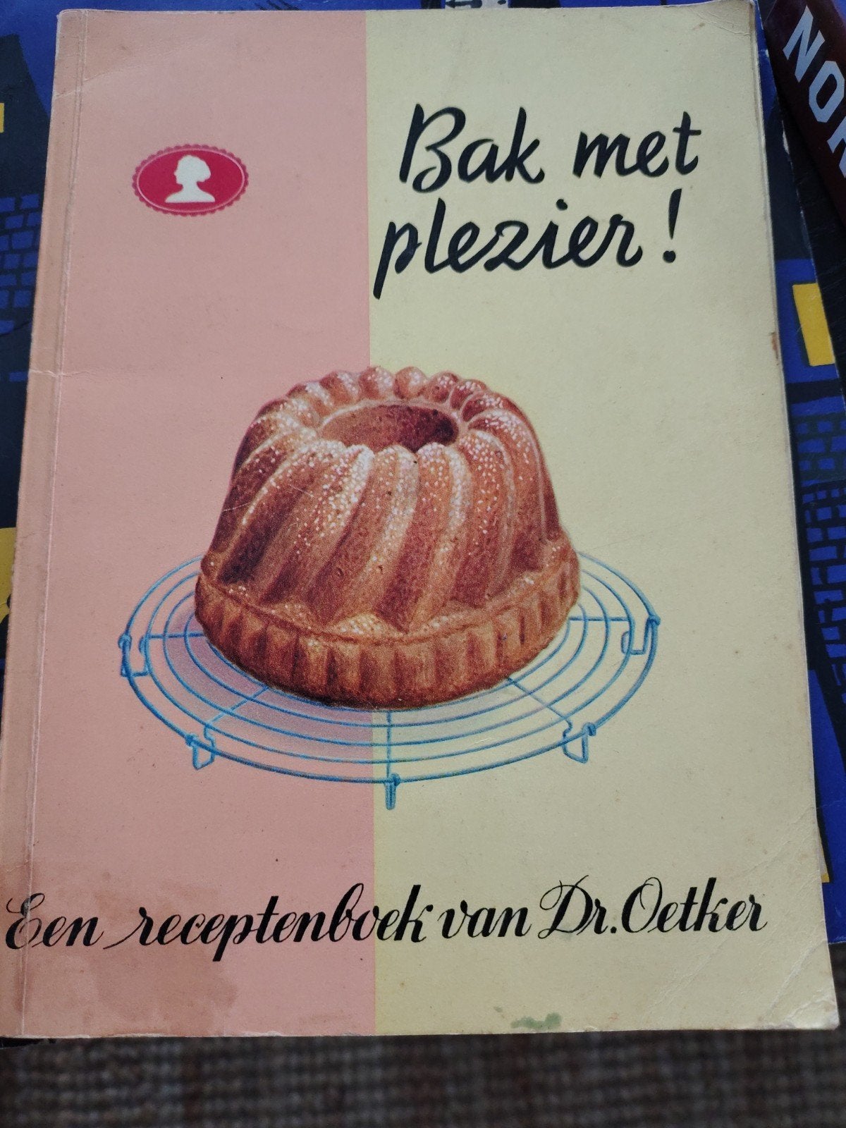 Vintage Dr. Oetker kookboek: Bak met plezier!, Boeken, Kookboeken, Gelezen, Dr. Oetker, Ophalen of Verzenden, Europa