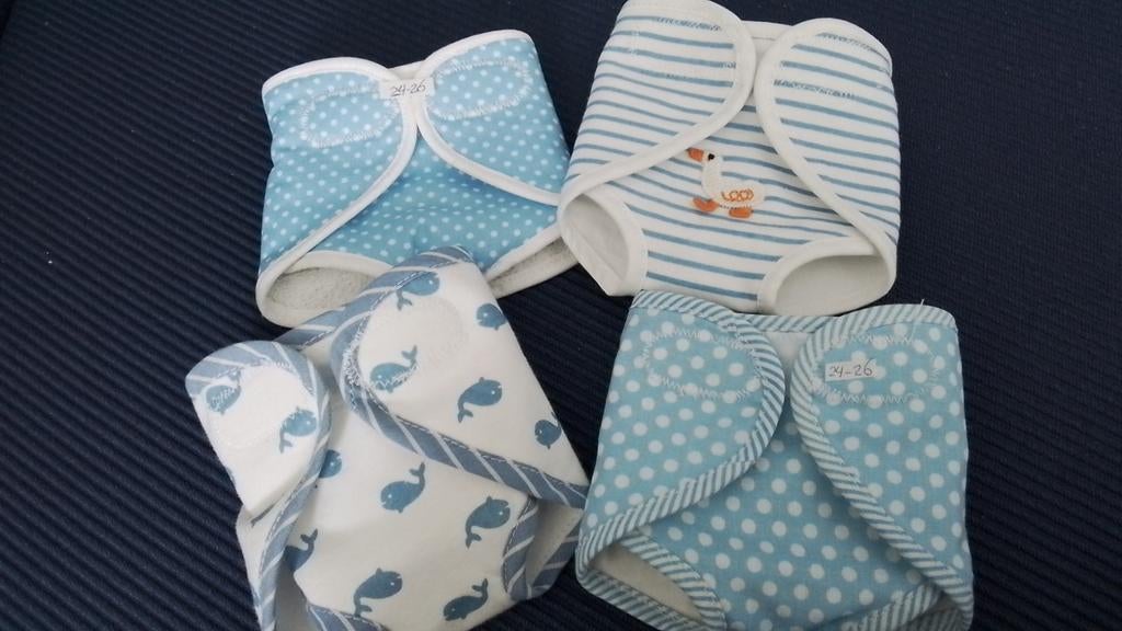 Poppenkleertjes   WASBARE POPPENLUIER  taillemaat  24-26 cm, Kinderen en Baby's, Speelgoed | Poppen, Nieuw, Babypop, Ophalen of Verzenden