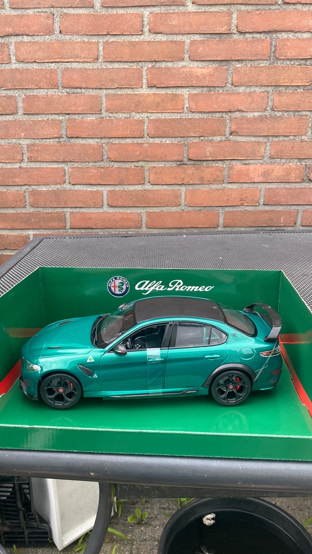 Mooi Model Alfa Romeo 1/18, Ophalen of Verzenden, Zo goed als nieuw, Bburago