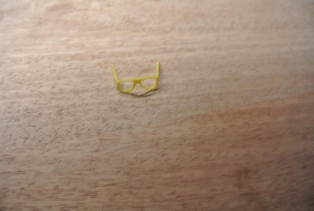 Brbie Bril / nr 228, Ophalen of Verzenden, Zo goed als nieuw, Accessoires