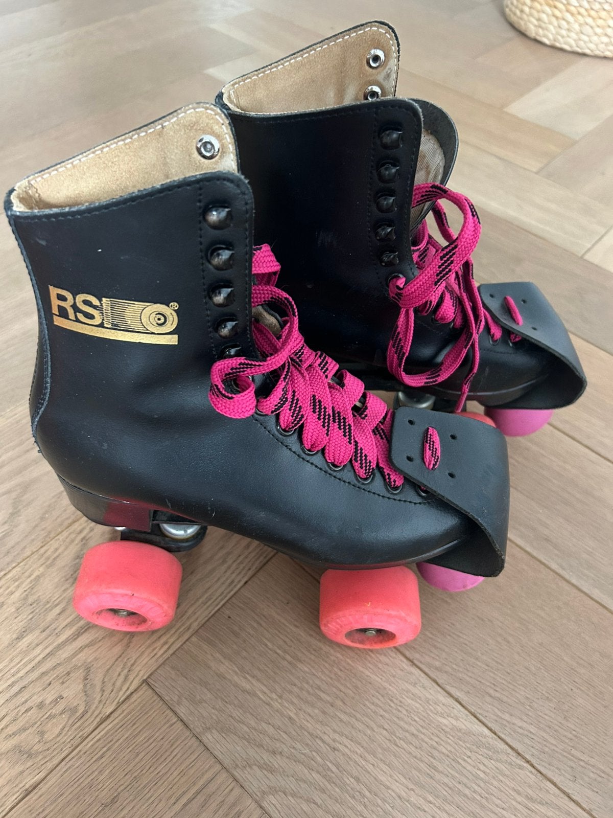 Zwarte rolschaatsen RSI (mt 37), Ophalen of Verzenden, Zo goed als nieuw, Overige typen
