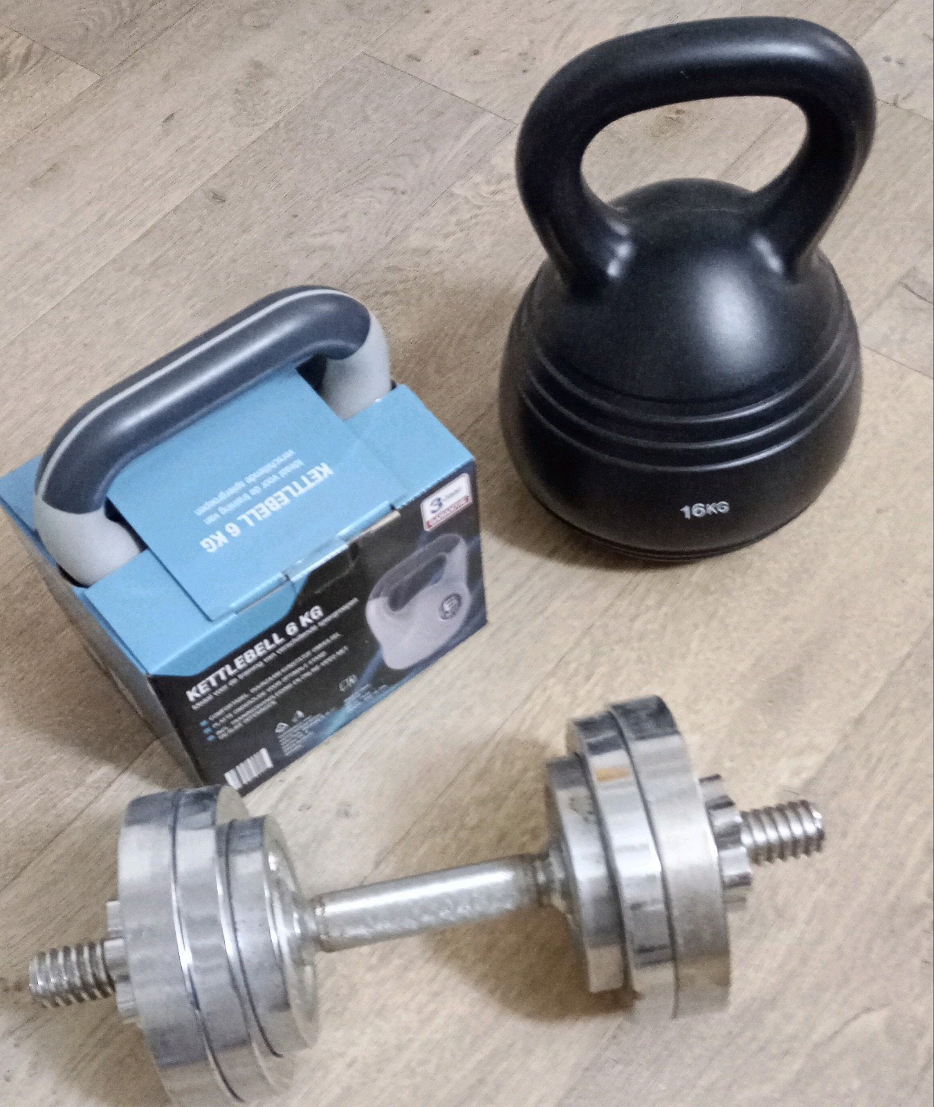 Halter en kettlebell 2x gewichten bieden, Sport en Fitness, Ophalen, Kettlebell