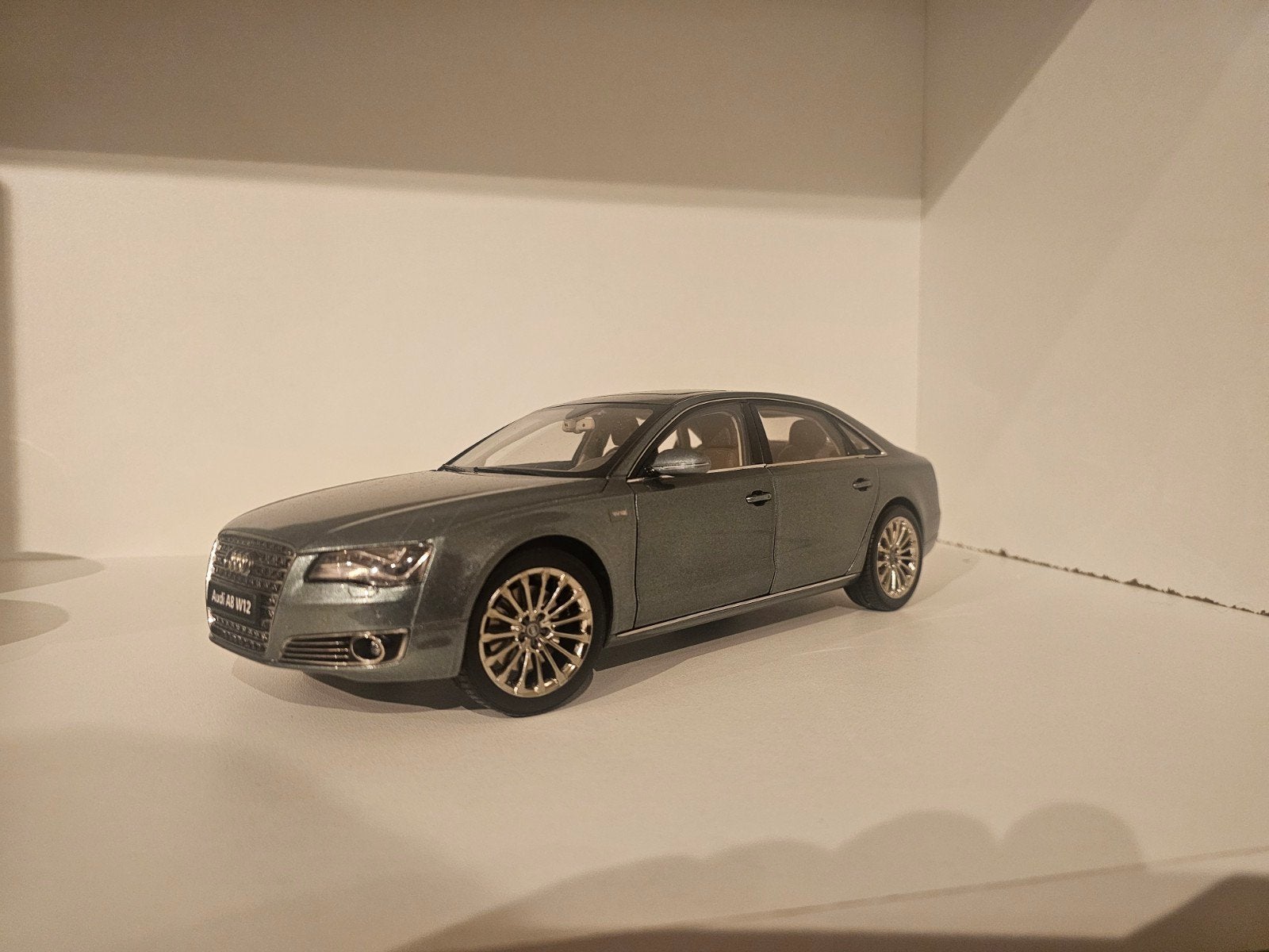 Kyosho Audi A8 W12 1:18, Ophalen of Verzenden, Zo goed als nieuw, Auto, Kyosho