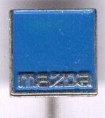 MAZDA blauw op zilverkleurig auto speldje ( B_238), Ophalen of Verzenden, Nieuw, Transport, Speldje of Pin