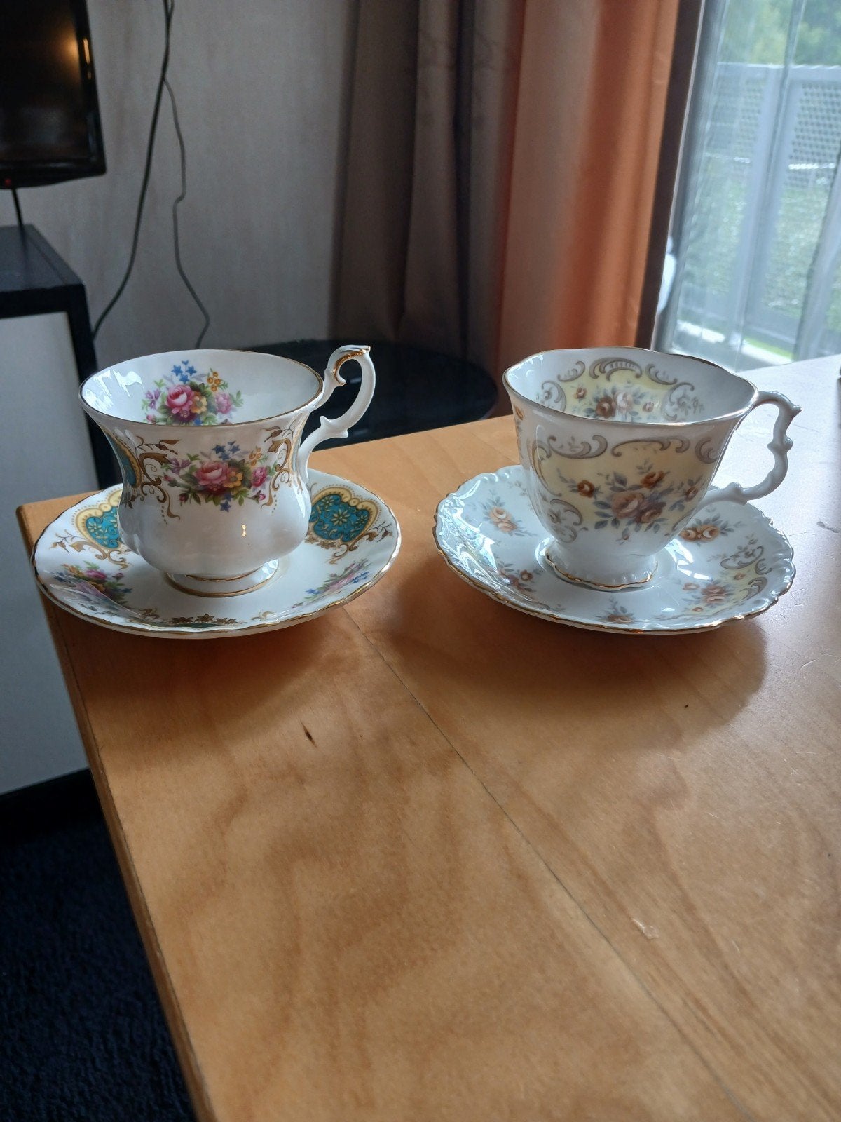 2 engelse kop en schotels, Antiek en Kunst, Ophalen of Verzenden
