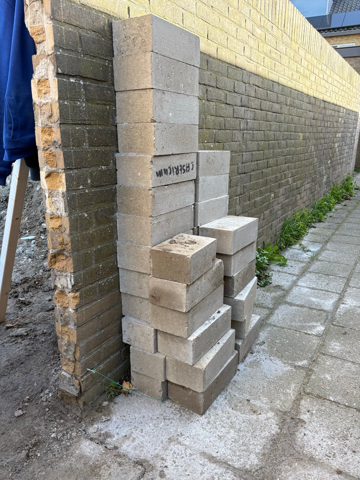 Ongeveer 35 kalkzandstenen, Ophalen, Gebruikt, Kalkzandstenen