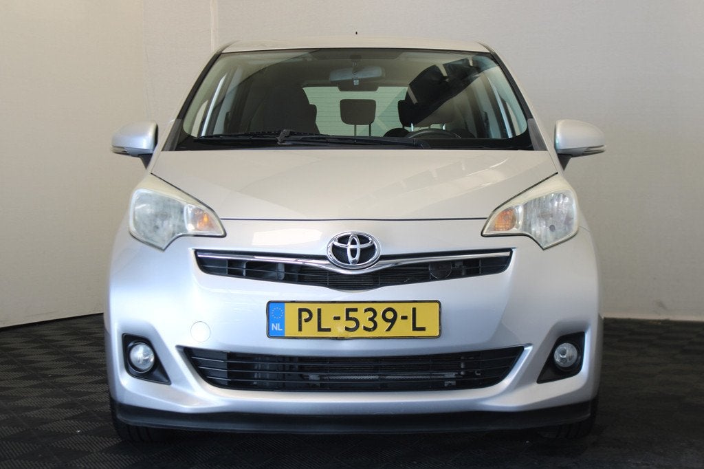 Toyota Verso-S 1.3 VVT-i Aspiration |Camera| (bj 2011), Auto's, Toyota, Voorwielaandrijving, Euro 5, Gebruikt, Zwart