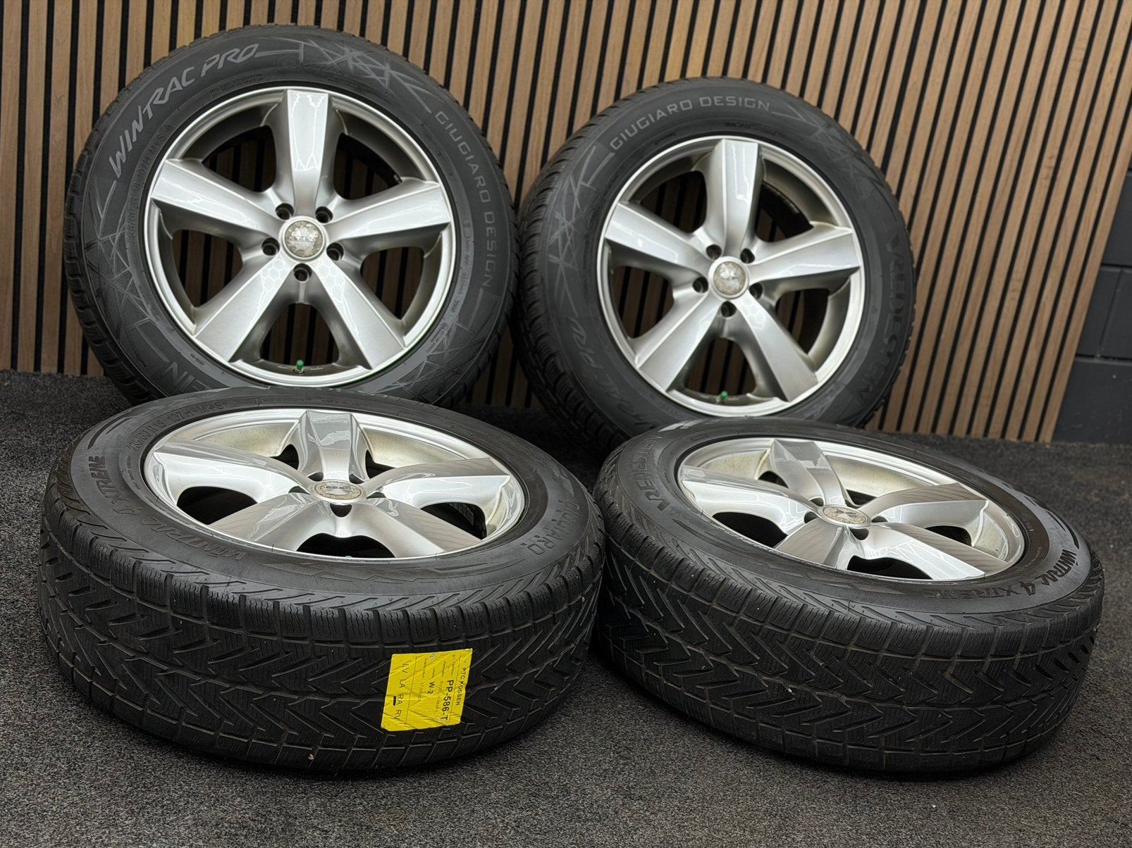 18 inch Dezent TX - Land Rover Discovery Sport 5x108 TPMS, Ophalen, 18 inch, ., Banden en Velgen