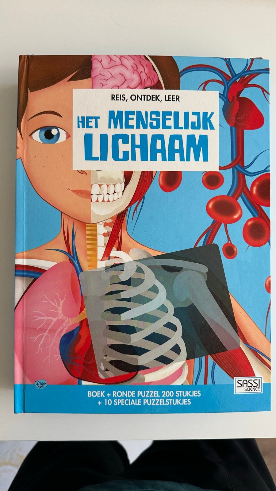 Het Menselijk Lichaam: Boek + Puzzel, Ophalen of Verzenden, Zo goed als nieuw, Natuurwetenschap