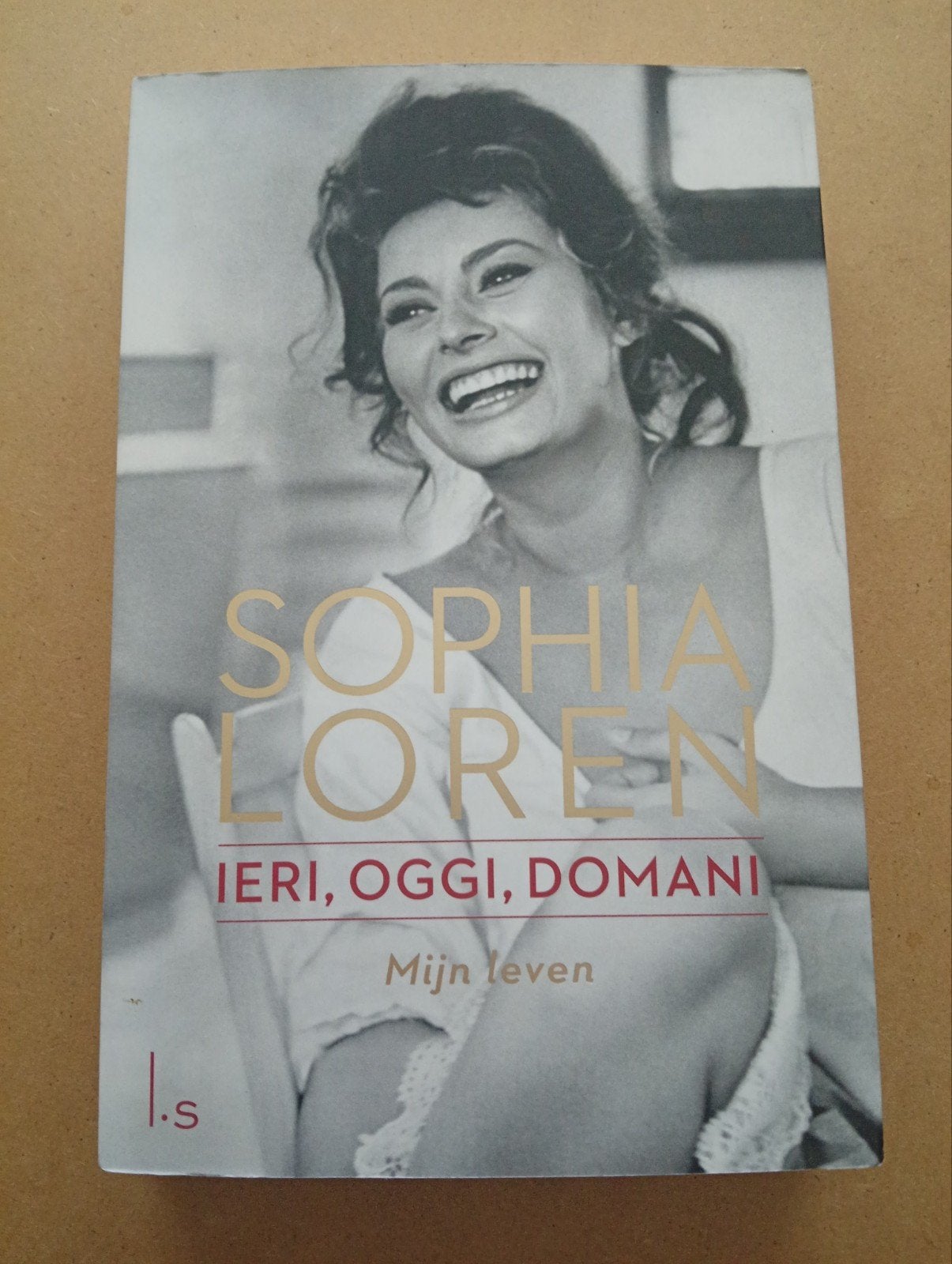 Sophia Loren - Ieri, Oggi, Domani: Mijn leven, Boeken, Ophalen of Verzenden, Zo goed als nieuw, Film, Tv en Media, Sophia Loren
