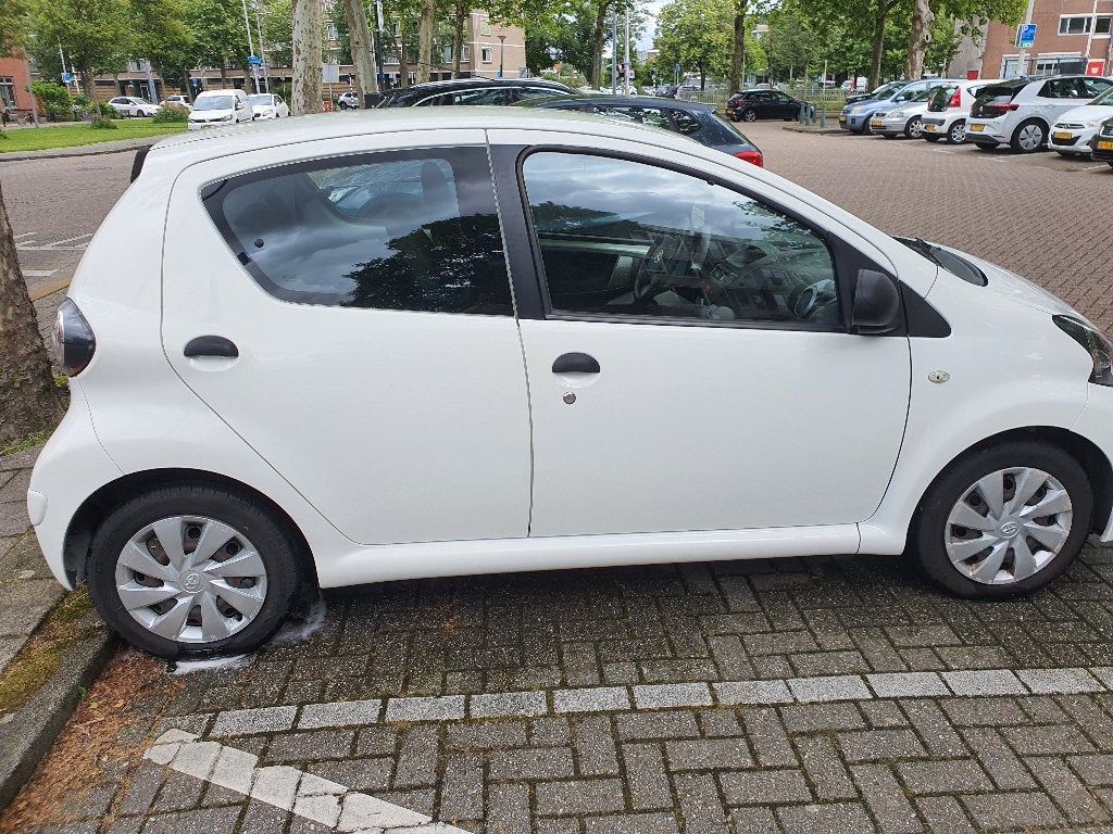 Toyota Aygo met NAP, Auto's, Toyota, Particulier, Aygo, ABS, Airbags, Airconditioning, Keyless entry, Radio, Benzine, A, Hatchback