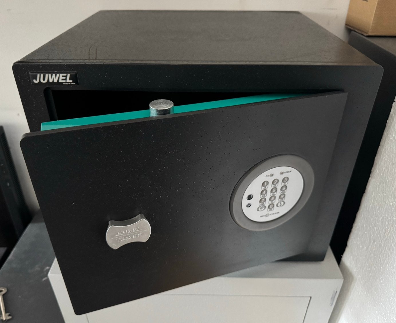 Zeer degelijke juwel kluis brandkast met codelot, Ophalen, Zo goed als nieuw, Brandkast