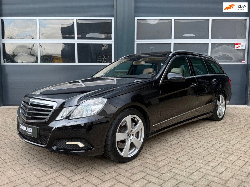Mercedes-Benz E-klasse 500 Avantgarde*Full Option*Dlr Ond.*H, Auto's, Automaat, Achterwielaandrijving, Gebruikt, Zwart