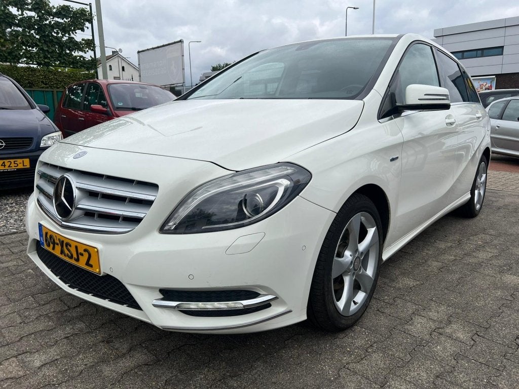 Mercedes-Benz B-klasse, bj2011,NWE DISTR KETTING 180 Ambitio, Voorwielaandrijving, Gebruikt, 1295 kg, 4 cilinders