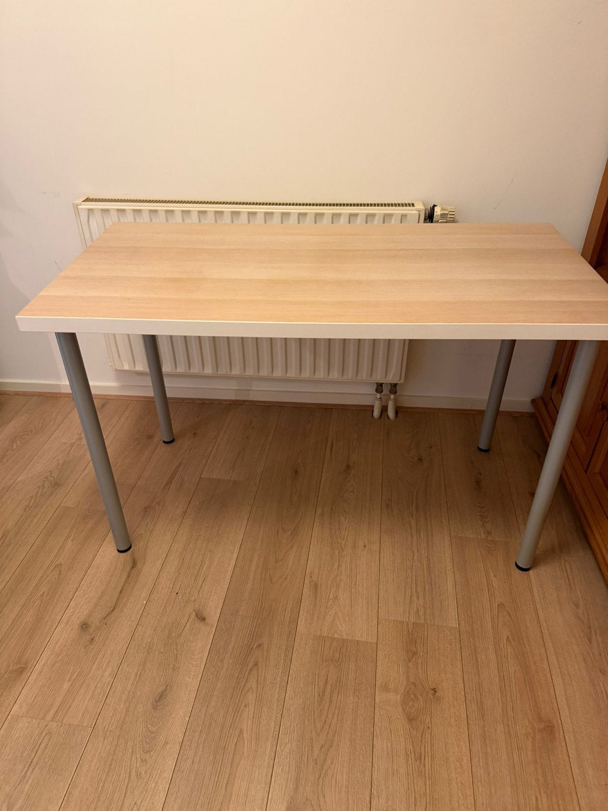 2 Ikea bureau met licht houten blad en metalen poten, Ophalen, Gebruikt, Hout, Computerbureau