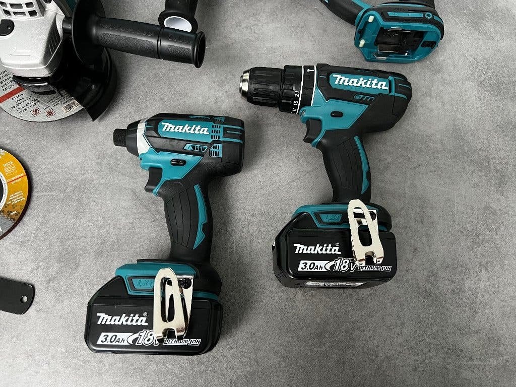 MAKITA 18V 4-DELIGE ACCU SET BOOR- KLOP- SCHROEF- & SLIJPTOL, Overige typen, Nieuw, Ophalen of Verzenden, Hardhout
