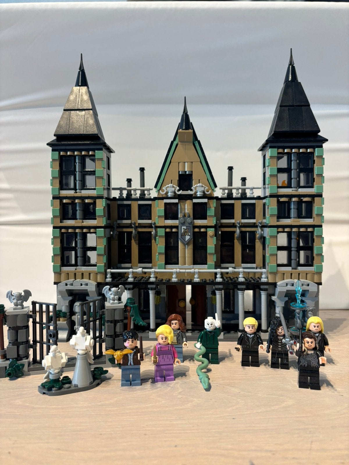LEGO 76453 Harry Potter Malfoy Manor / Villa Malfidus, Ophalen of Verzenden, Zo goed als nieuw, Actiefiguurtje