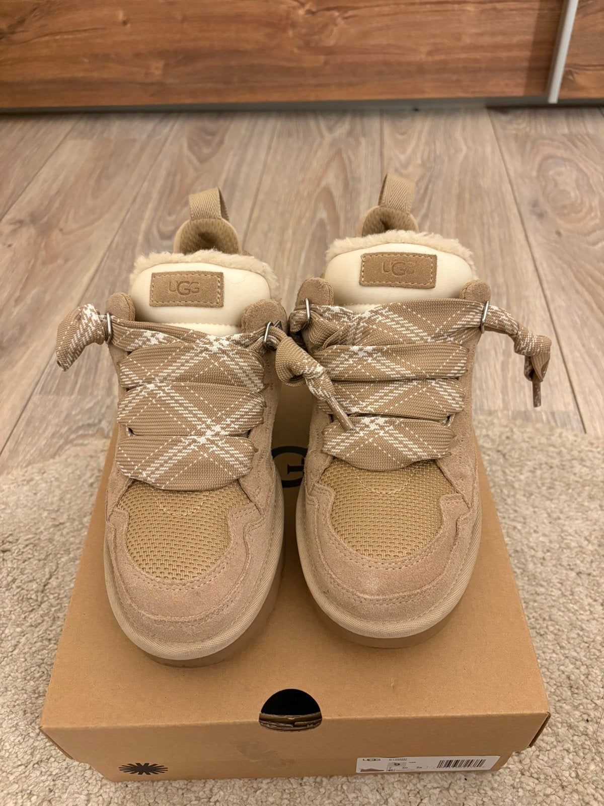 Sneakers, Ophalen of Verzenden, Zo goed als nieuw, Sneakers of Gympen