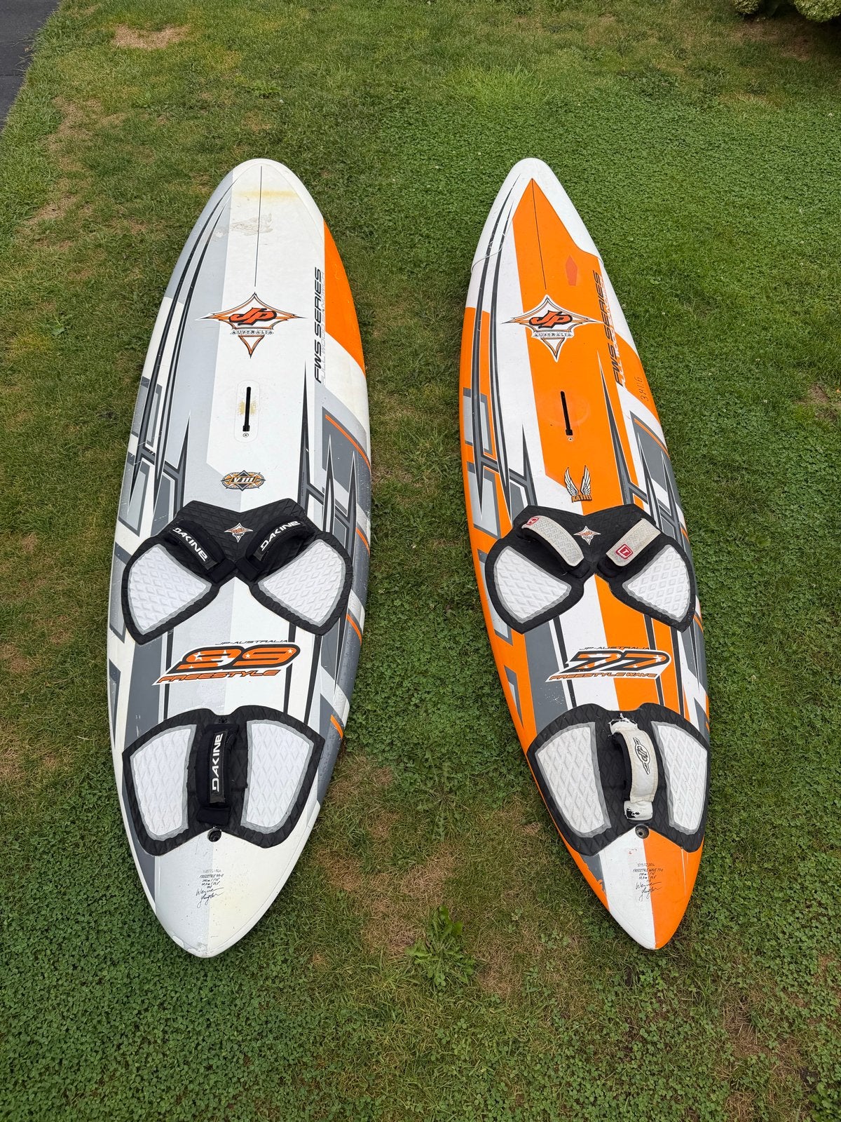 JP Freestyle Wave 99 en 77 windsurfplanken, Ophalen, Met voetbanden, Gebruikt, Minder dan 250 cm