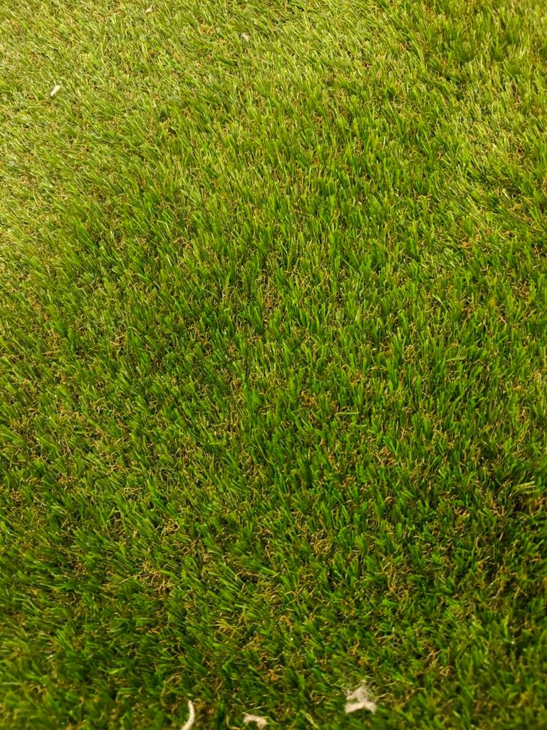 Coupon kunstgras 265 x520 kleine beschadiging op de rug, Ophalen, Nieuw, 20 m² of meer