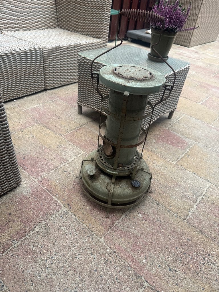 Petroleumkacheltje en strijkijzers en friese doorlopers, Antiek en Kunst, Ophalen of Verzenden
