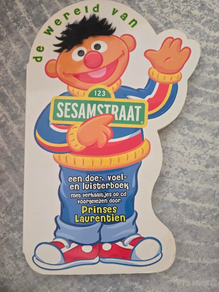 Sesamstraat: Een doe-, voel- en luisterboek (Braille), Ophalen